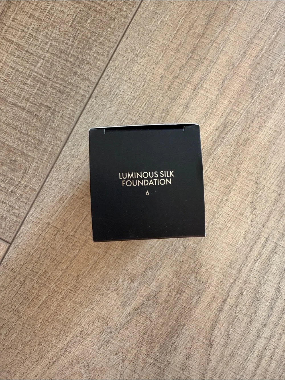 Giorgio Armani Luminous Silk Foundation shade 6
